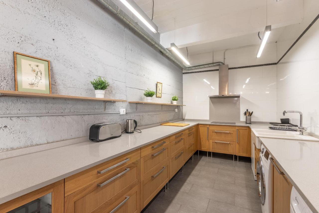 New! Lovely 3-Bedroom Loft In Bilbao Bagian luar foto
