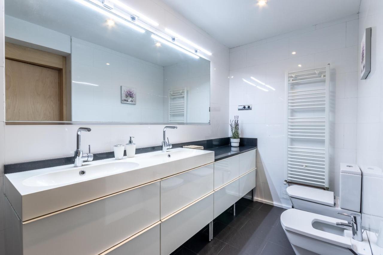 New! Lovely 3-Bedroom Loft In Bilbao Bagian luar foto