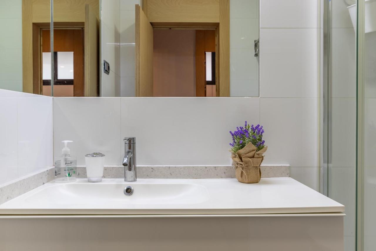 New! Lovely 3-Bedroom Loft In Bilbao Bagian luar foto