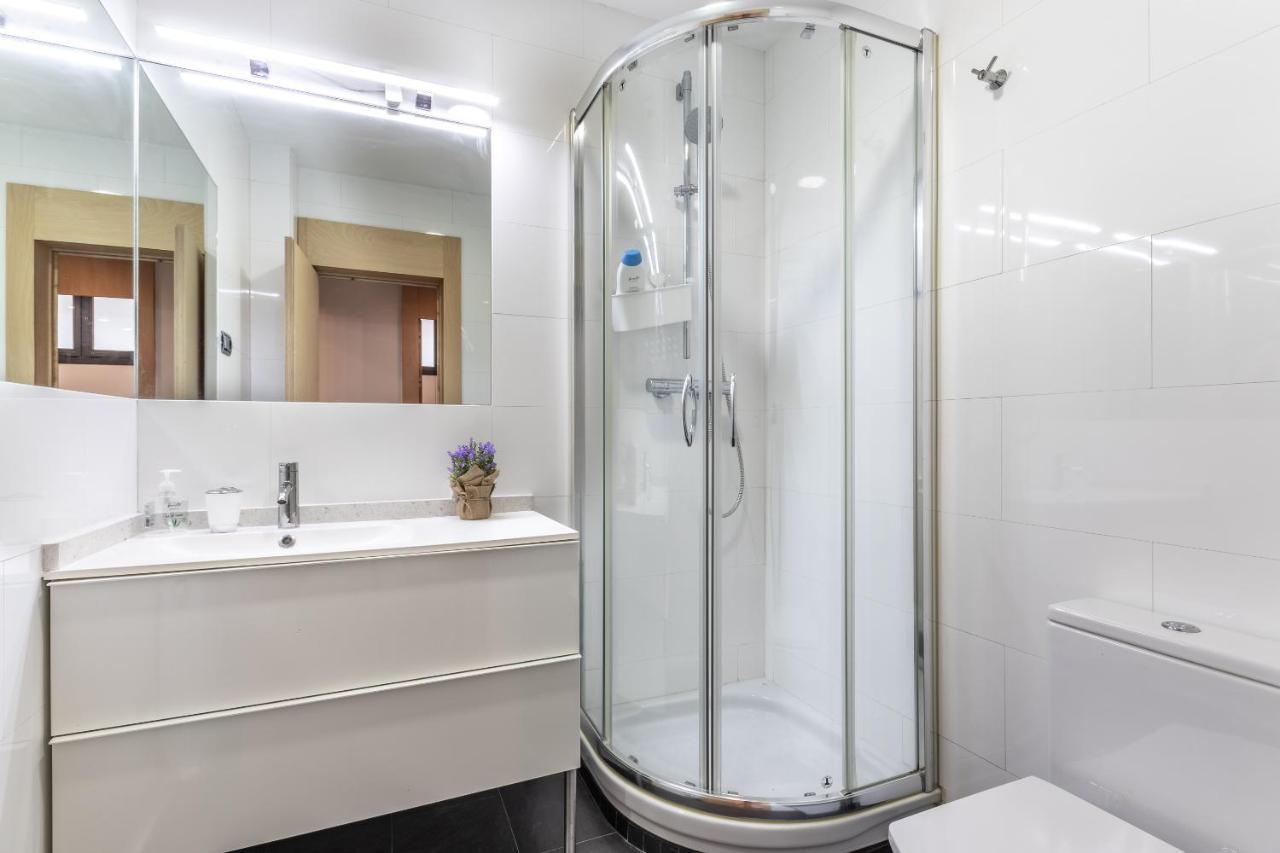 New! Lovely 3-Bedroom Loft In Bilbao Bagian luar foto