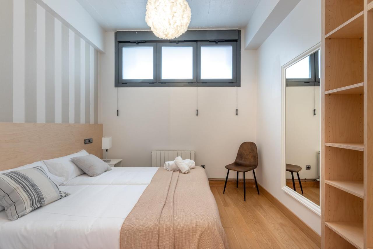 New! Lovely 3-Bedroom Loft In Bilbao Bagian luar foto